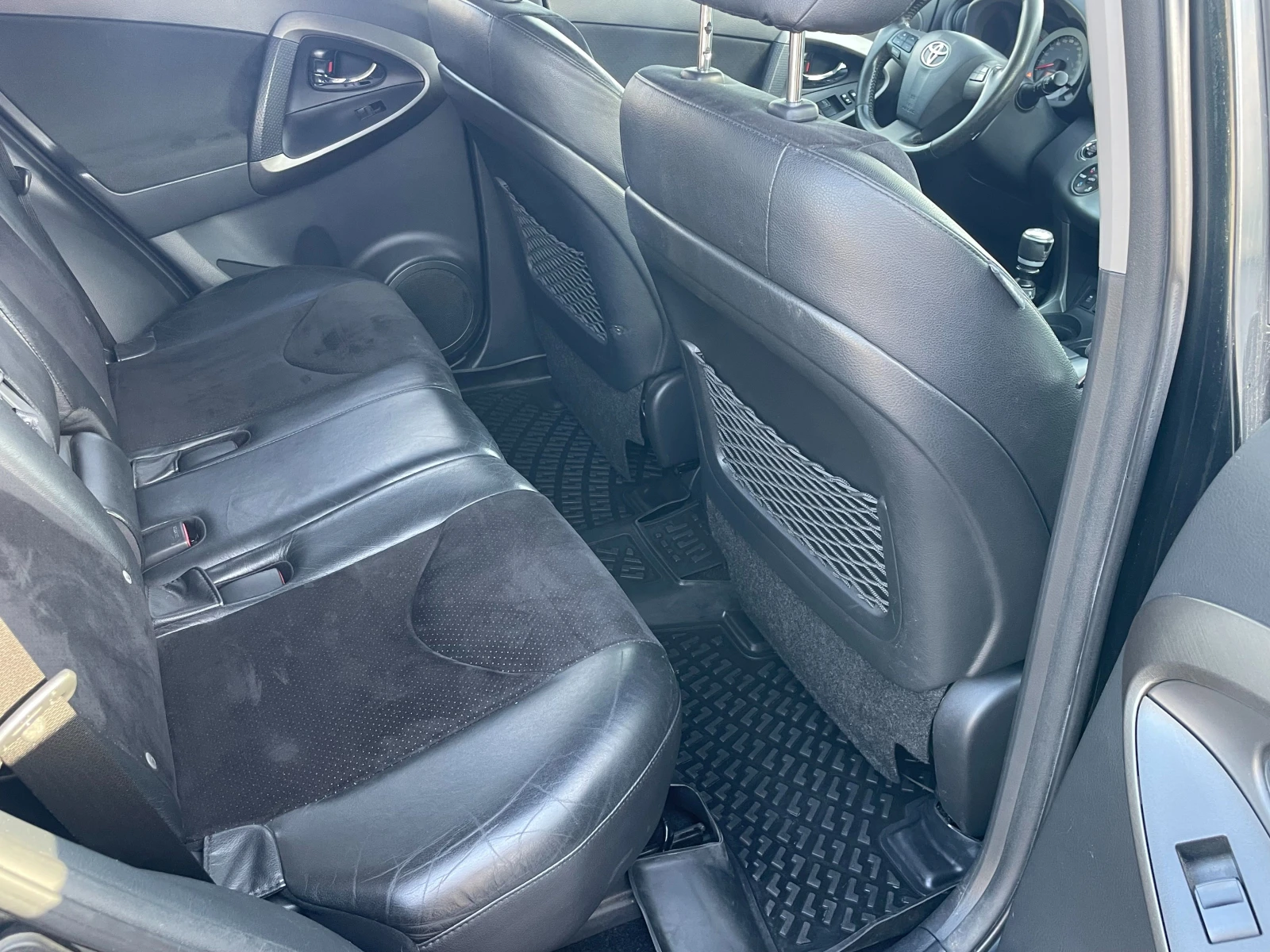 Toyota Rav4 ПЕРФЕКТЕН, снимка 13 - Автомобили и джипове - 54235804