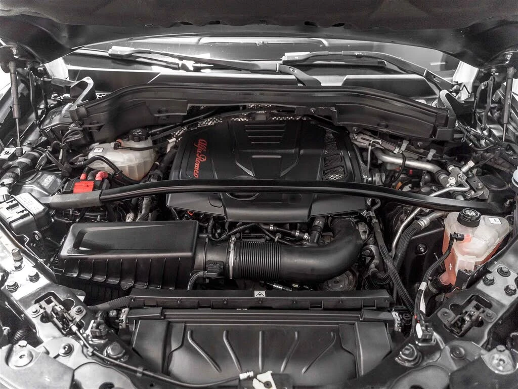 Alfa Romeo Stelvio VELOCE* HARMAN/KARDON* DISTRONIC* ПАНОРАМА* КАМЕРА, снимка 5 - Автомобили и джипове - 54801488