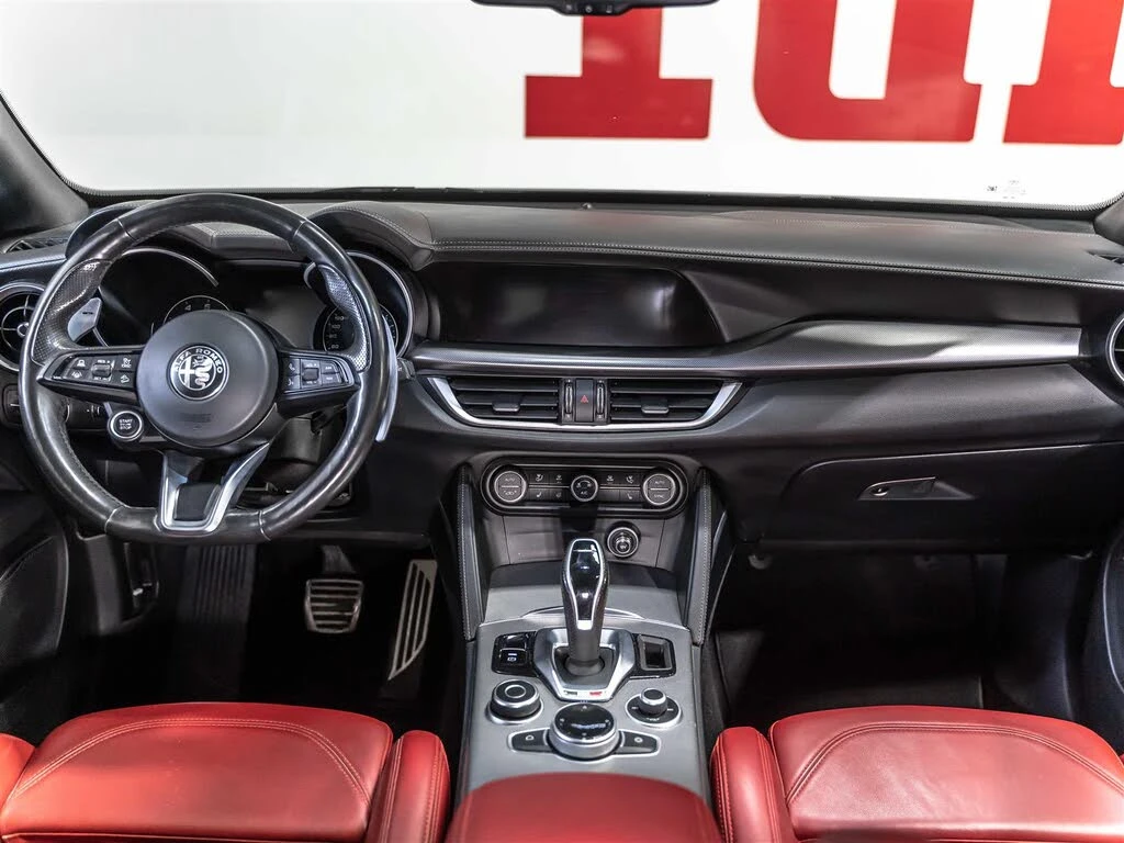 Alfa Romeo Stelvio VELOCE* HARMAN/KARDON* DISTRONIC* ПАНОРАМА* КАМЕРА, снимка 8 - Автомобили и джипове - 54801488