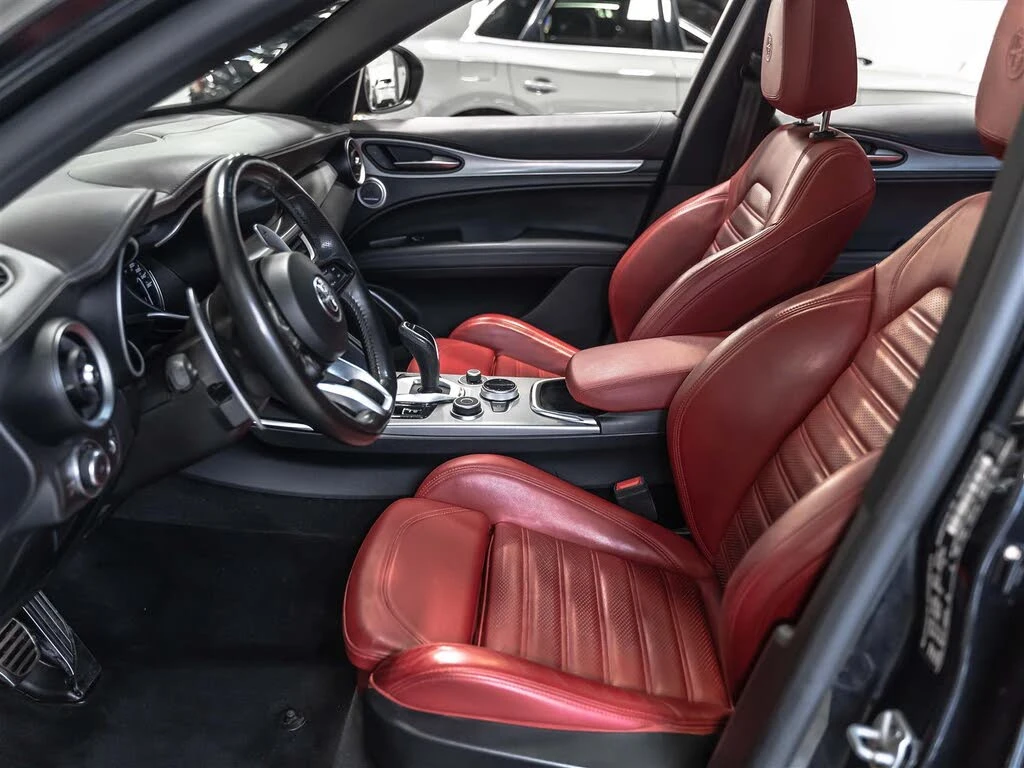 Alfa Romeo Stelvio VELOCE* HARMAN/KARDON* DISTRONIC* ПАНОРАМА* КАМЕРА, снимка 7 - Автомобили и джипове - 54801488