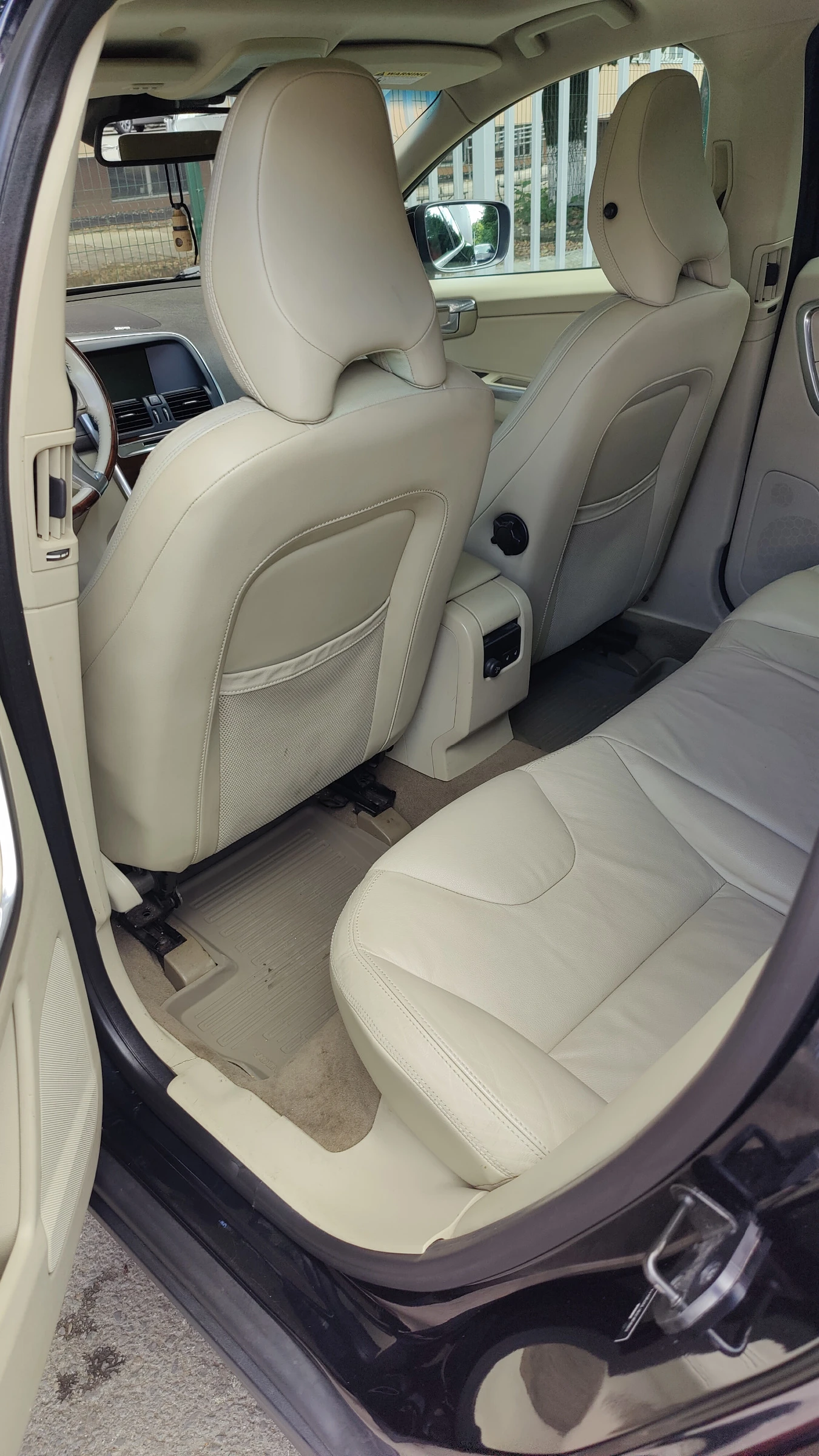 Volvo XC60 3.2i + LPG FWD, снимка 12 - Автомобили и джипове - 55416235