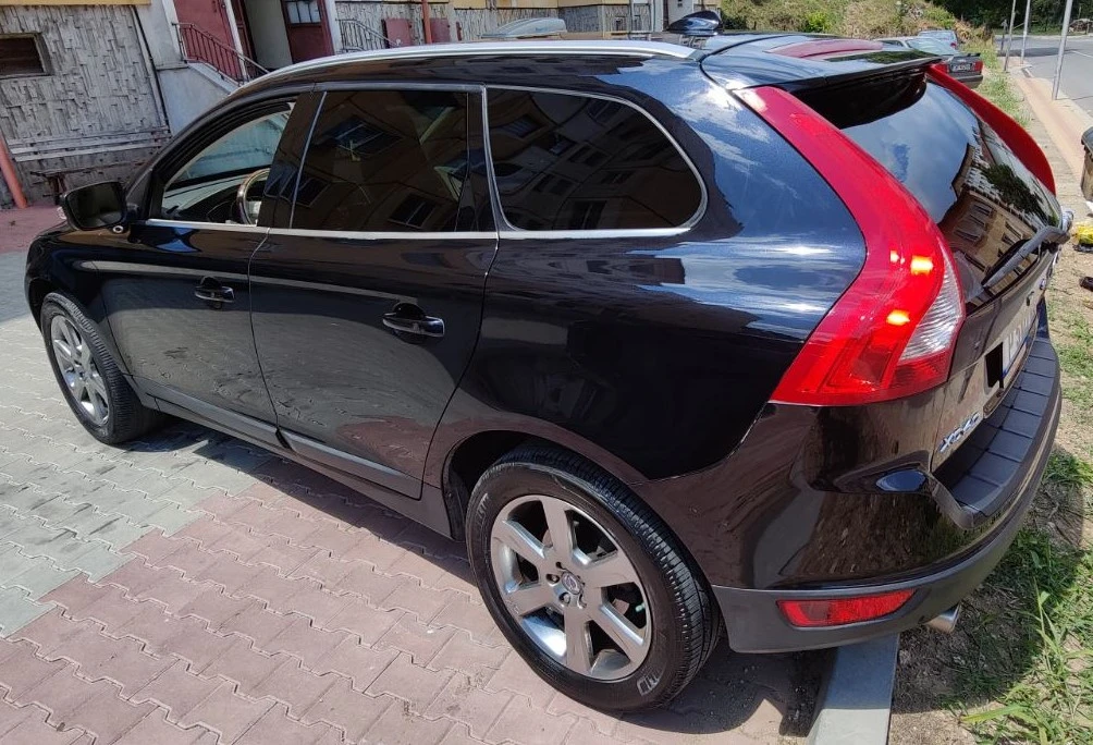 Volvo XC60 3.2i + LPG FWD, снимка 3 - Автомобили и джипове - 55416235