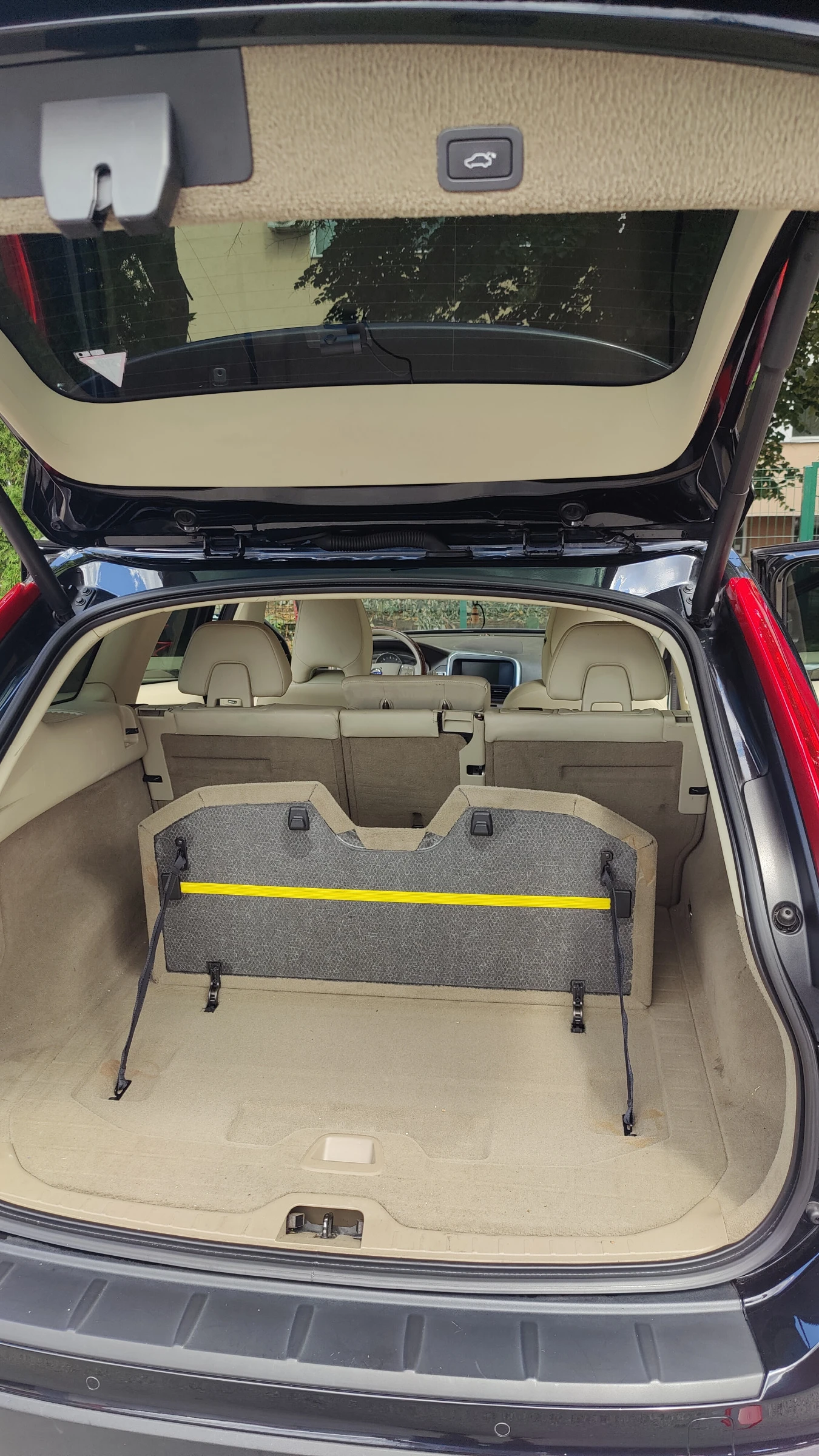Volvo XC60 3.2i + LPG FWD, снимка 13 - Автомобили и джипове - 55416235