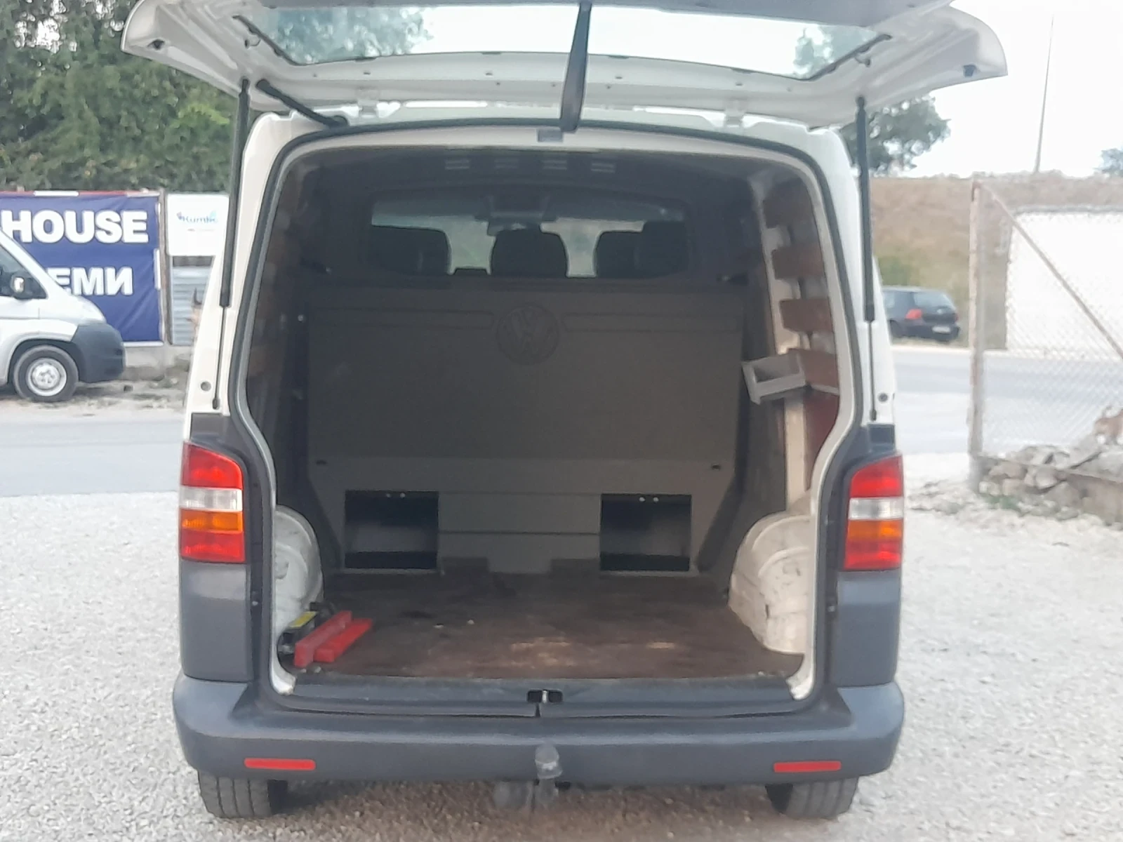 VW T5 1.9TDI КЛИМАТИK, снимка 9 - Бусове и автобуси - 55792504