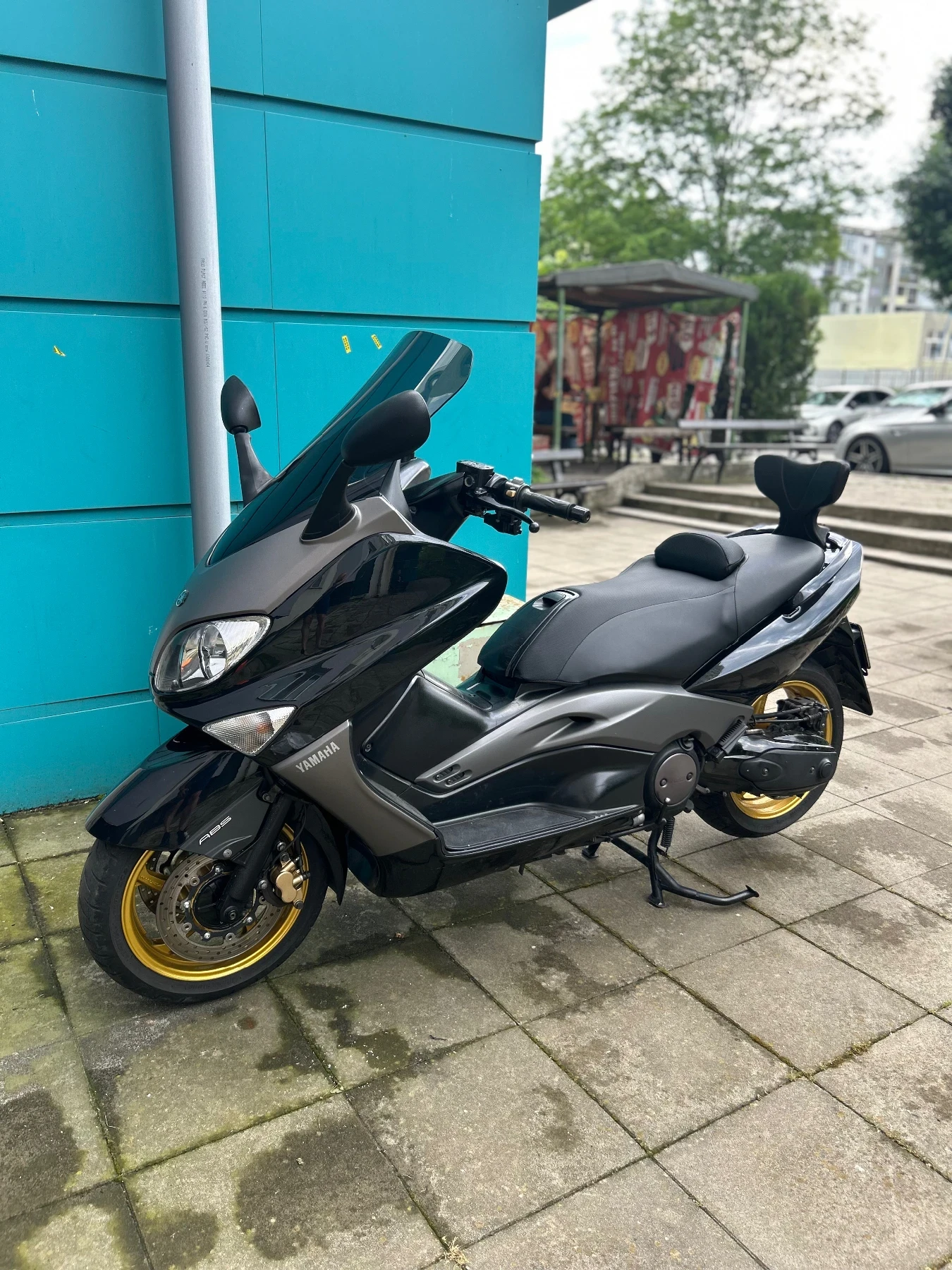 Yamaha T-max