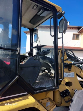 Челен товарач Cat 906, снимка 2