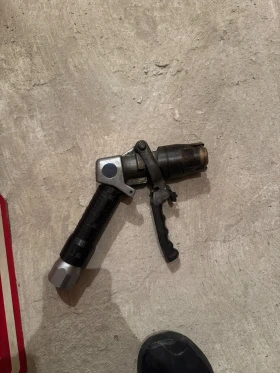 Продавам 4 професионални пистолета само за газ (не за въздух). Метални, здрава индустриална изработк, снимка 4