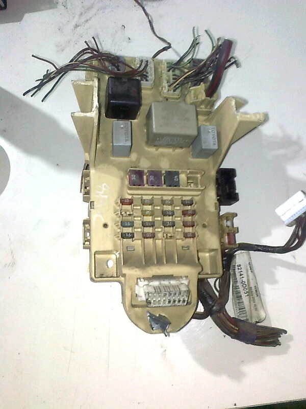 бушонно табло за Тойота Ярис 1.0 vvti 