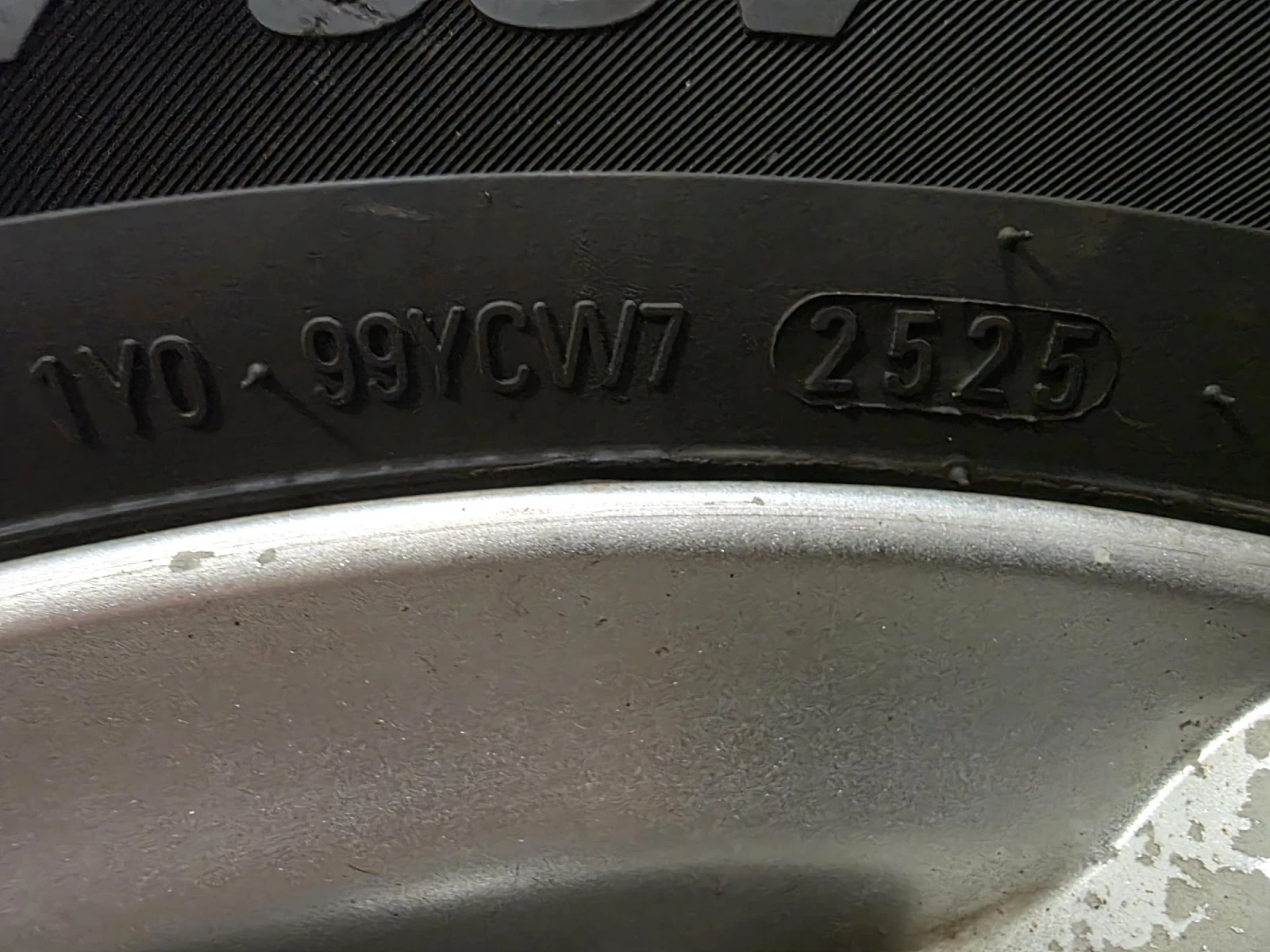 Гуми с джанти Kumho 215/55R17, снимка 7 - Гуми и джанти - 55117618
