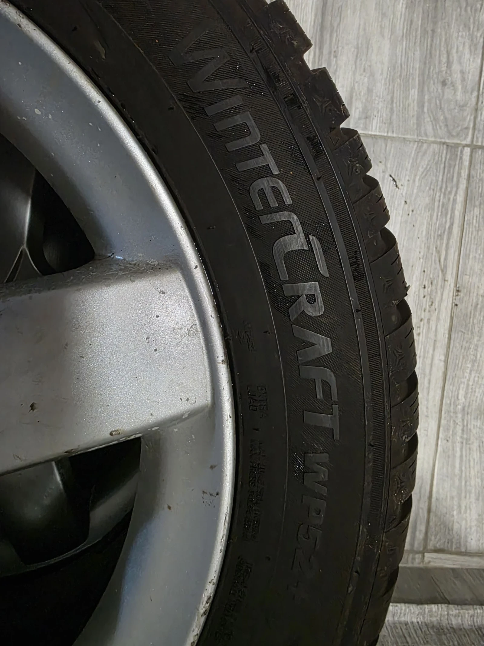 Гуми с джанти Kumho 215/55R17, снимка 5 - Гуми и джанти - 55117618