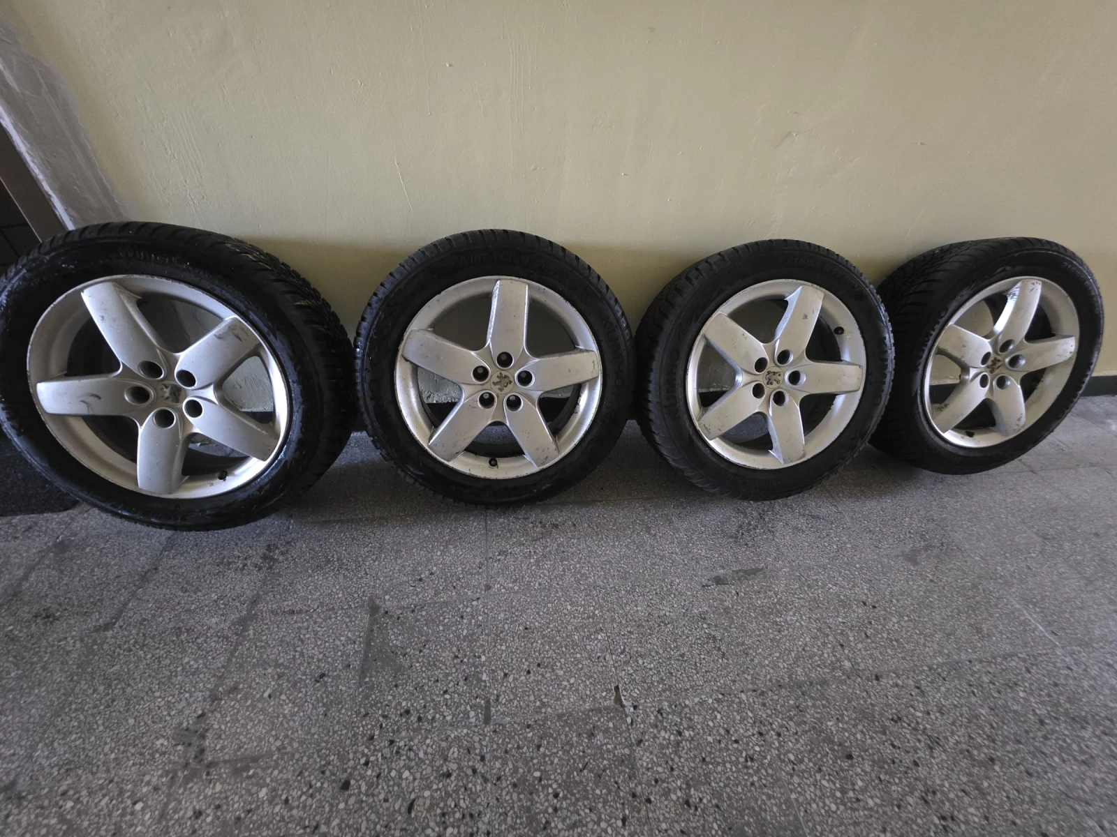 Гуми с джанти Kumho 215/55R17