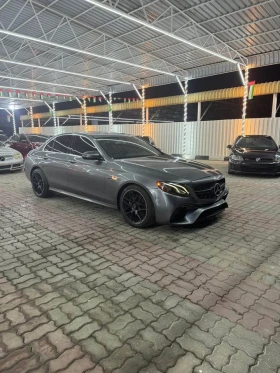 Обява за продажба на Mercedes-Benz E 300 * AMG PACK* 4MATIC* 360CAM АвтоКредит(ЦЕНА ДО БГ) ~37 999 лв. - изображение 1