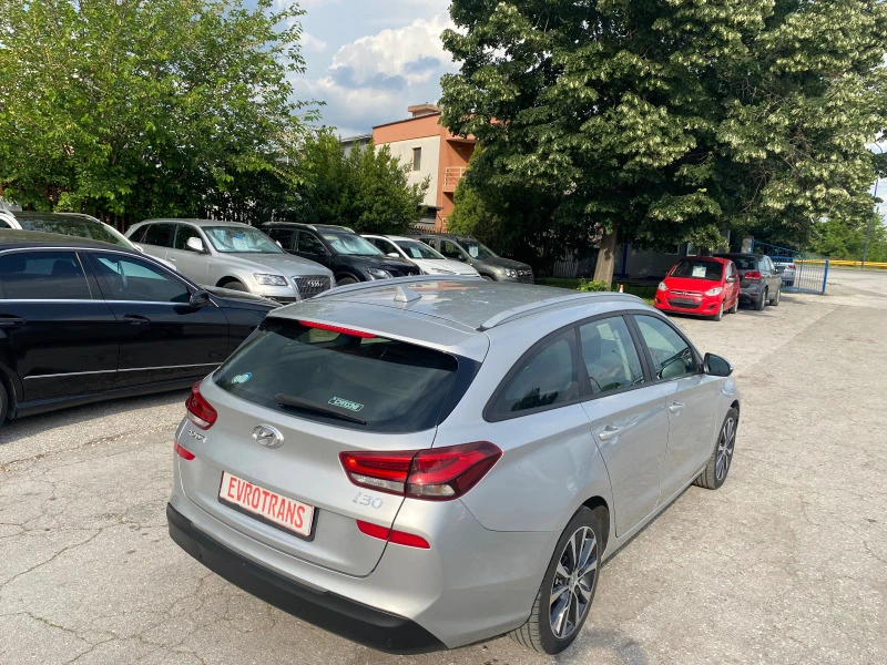 Hyundai I30 1, 6 crdi /Navi/LED/Kamera, снимка 4 - Автомобили и джипове - 45735347