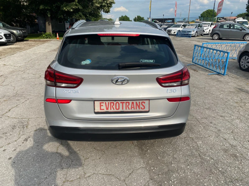 Hyundai I30 1, 6 crdi /Navi/LED/Kamera, снимка 5 - Автомобили и джипове - 45735347