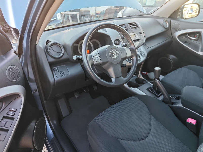 Toyota Rav4 105&#39;000km, снимка 11 - Автомобили и джипове - 47525998