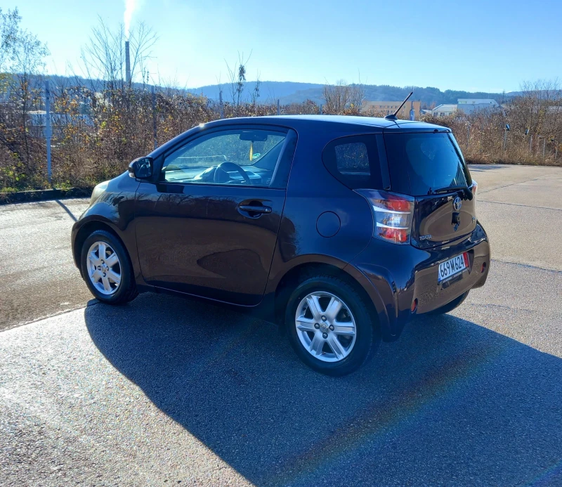 Toyota IQ 1.0  i, снимка 5 - Автомобили и джипове - 48439970