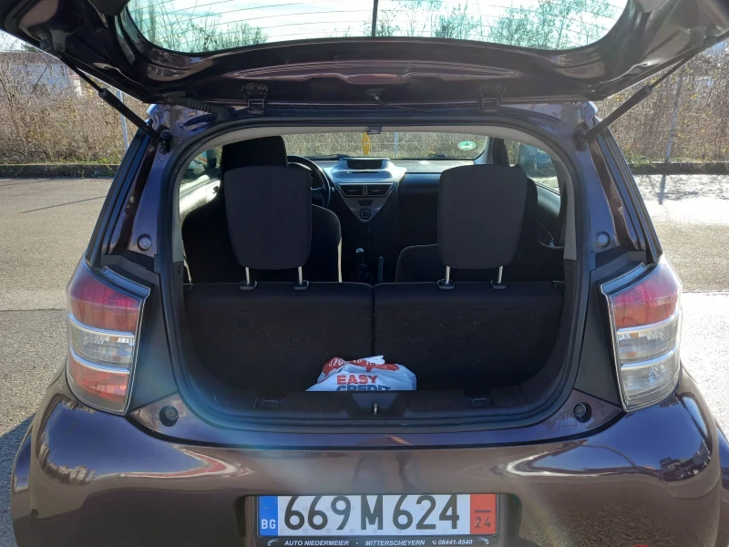 Toyota IQ 1.0  i, снимка 7 - Автомобили и джипове - 48439970