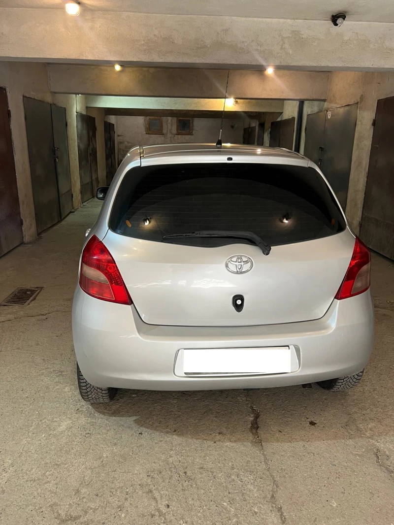 Toyota Yaris 1.3, снимка 3 - Автомобили и джипове - 49476360