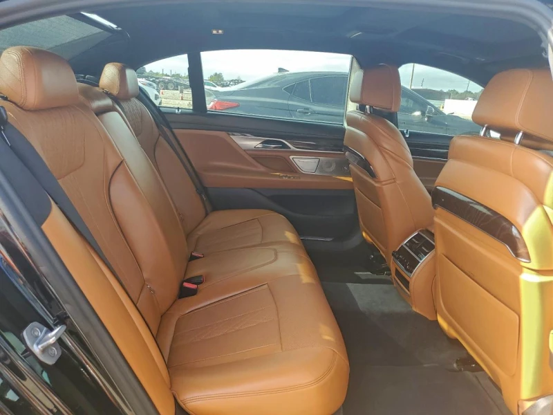 BMW 740 * XI* M-PACK* БЕЗ УДАР* , снимка 9 - Автомобили и джипове - 52899682