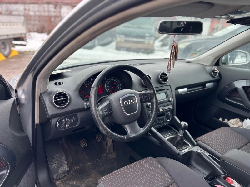Audi A3 1.6i, снимка 13 - Автомобили и джипове - 53222037
