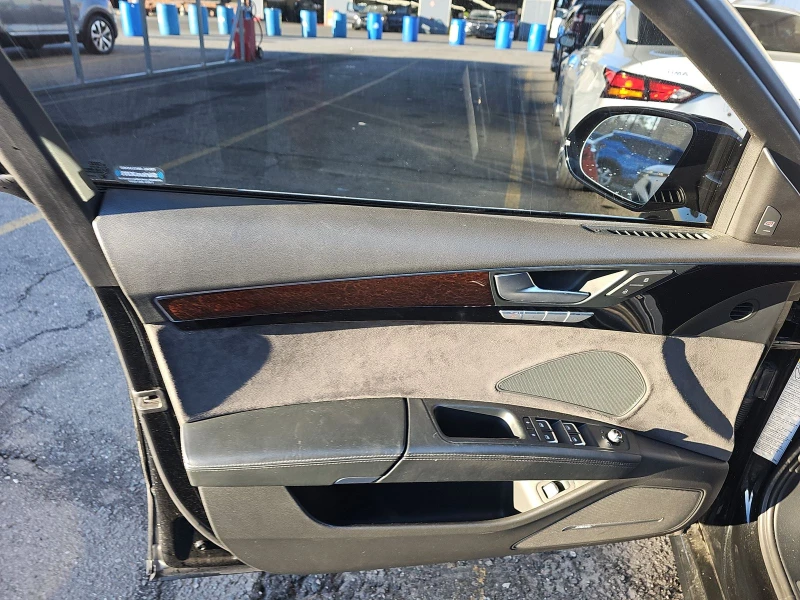 Audi A8 S8* PACK* 4.0T* MATRIX* BOSE* ДИСТРОНИК* , снимка 10 - Автомобили и джипове - 53275641