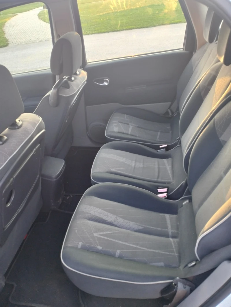 Renault Scenic, снимка 2 - Автомобили и джипове - 53406508