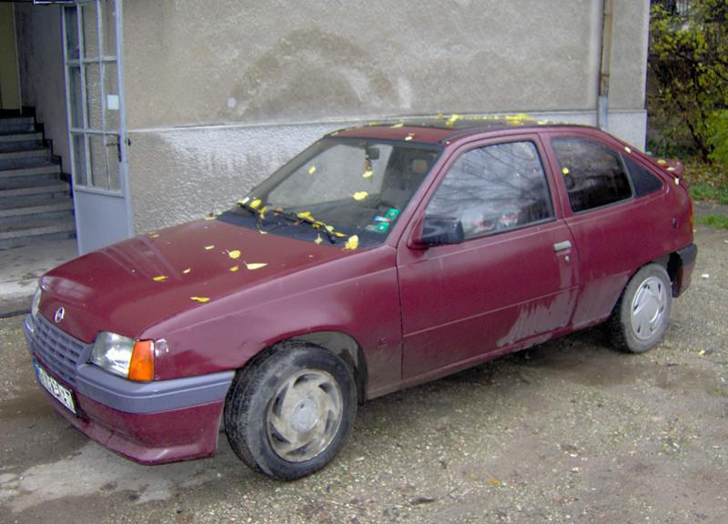 Opel Kadett, снимка 1 - Автомобили и джипове - 33685348
