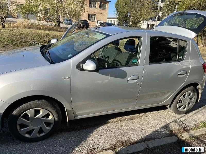 Dacia Sandero, снимка 3 - Автомобили и джипове - 42992212