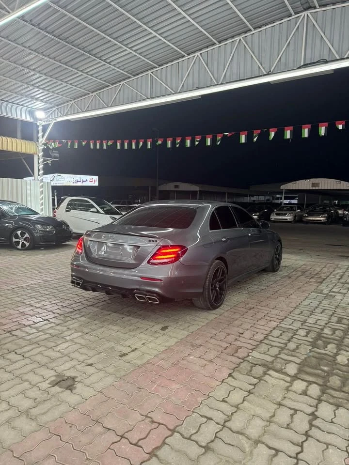 Mercedes-Benz E 300 * AMG PACK* 4MATIC* 360CAM АвтоКредит(ЦЕНА ДО БГ) - изображение 3