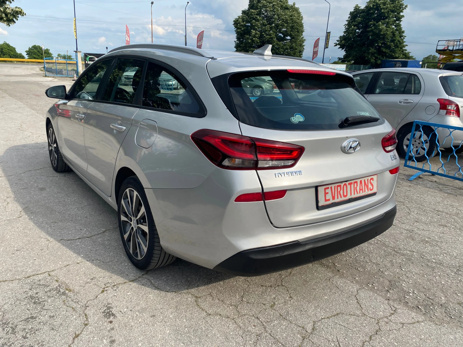 Hyundai I30 1, 6 crdi /Navi/LED/Kamera - изображение 6