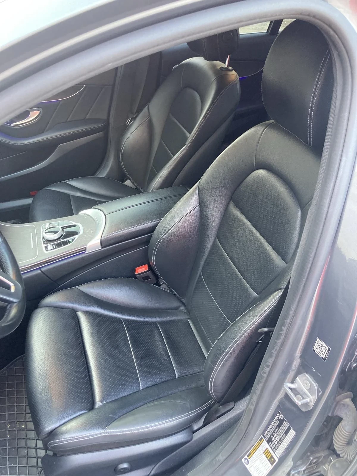 Mercedes-Benz C 300 4Matic/Серв. ист./AMG/BURMESTER/DIGITAL/DISTRONIC - изображение 10