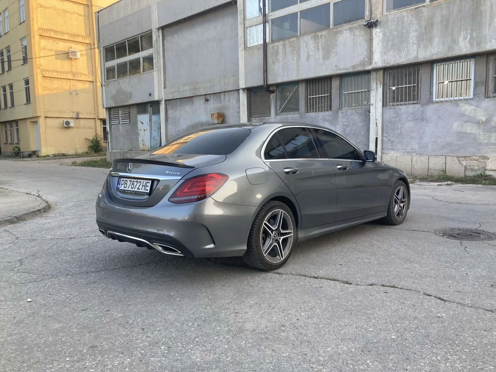 Mercedes-Benz C 300 4Matic/Серв. ист./AMG/BURMESTER/DIGITAL/DISTRONIC - изображение 7