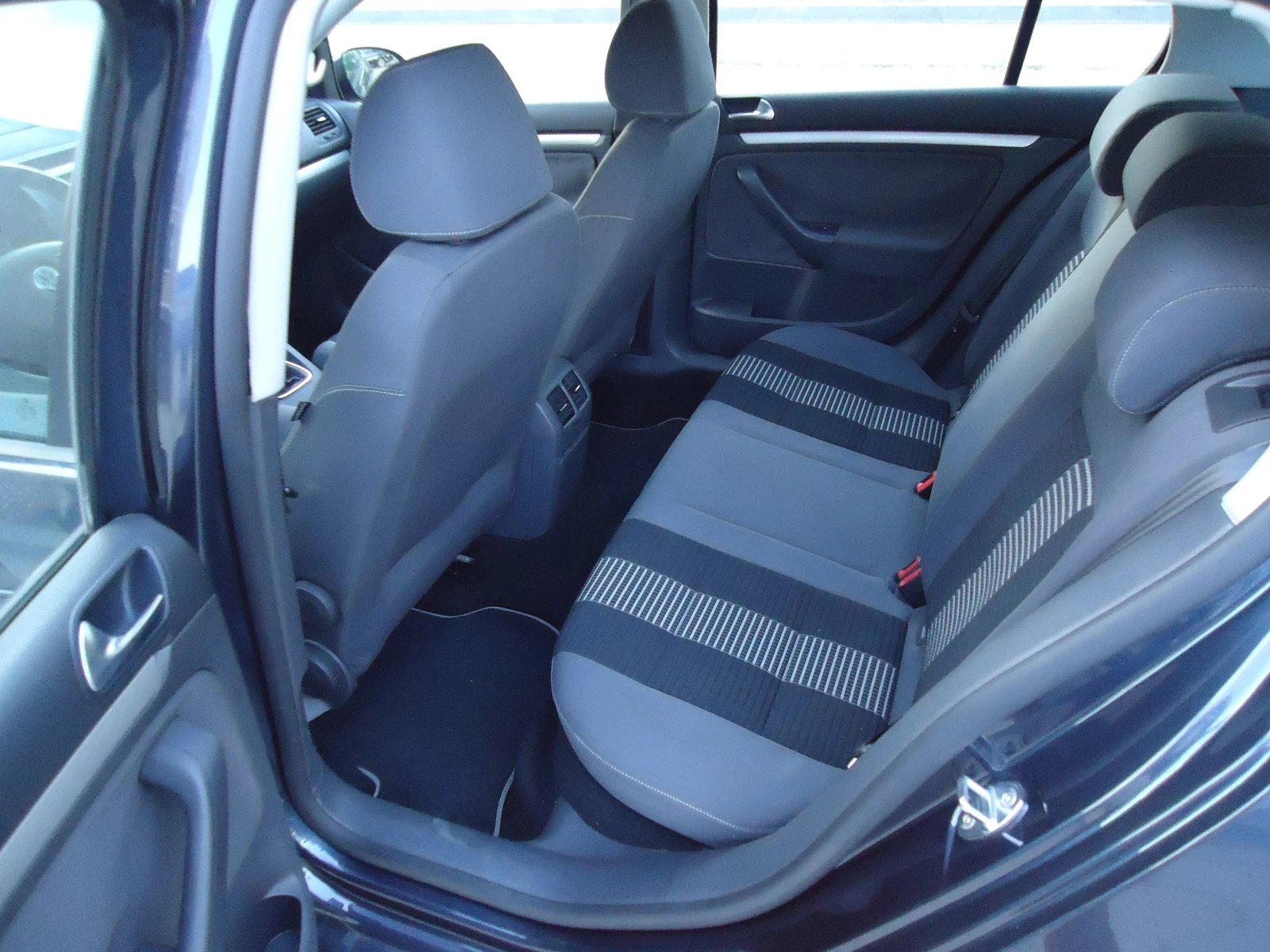 VW Golf 1.6 ГАЗ ОБСЛУЖЕН - изображение 9