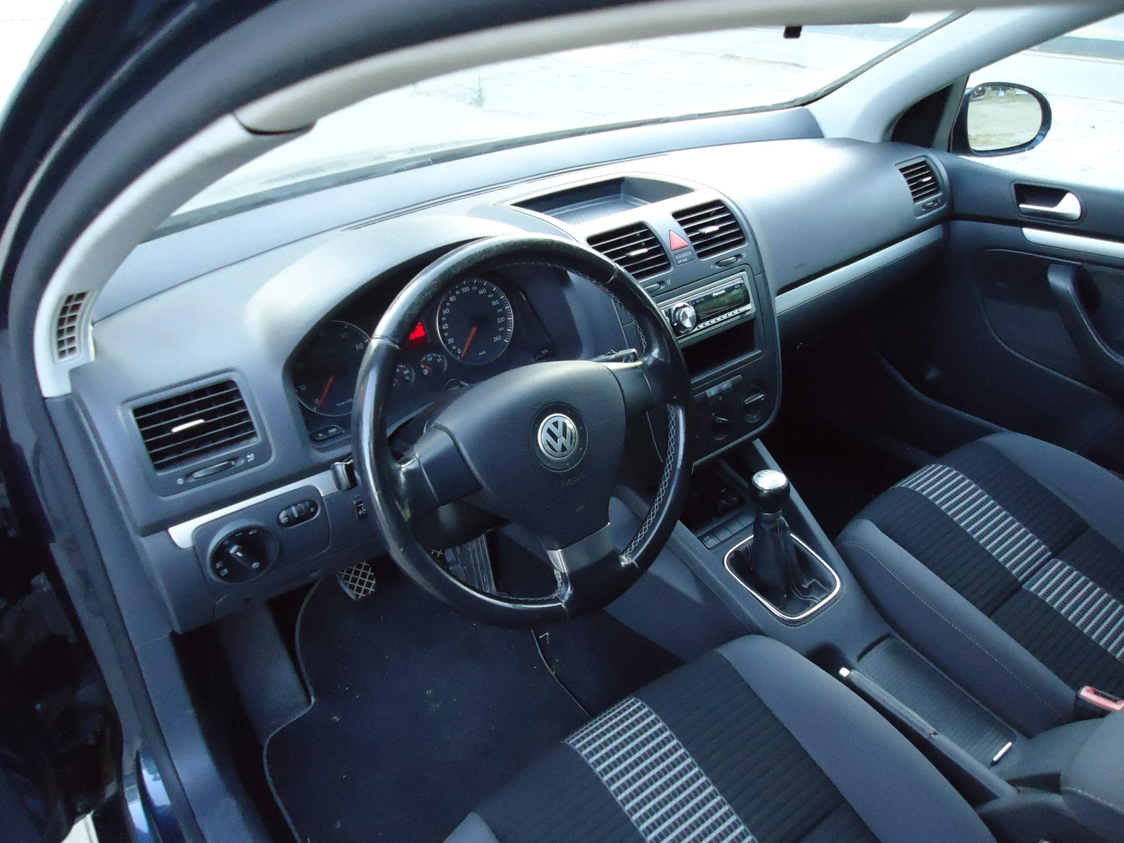 VW Golf 1.6 ГАЗ ОБСЛУЖЕН - изображение 8