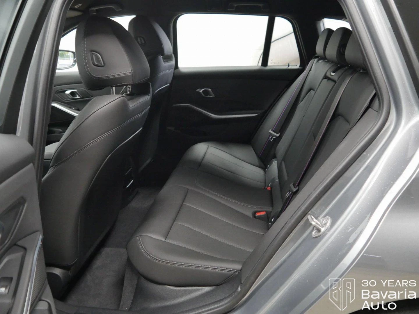 BMW 318 i Touring M Sport Paket Steptronic - изображение 8