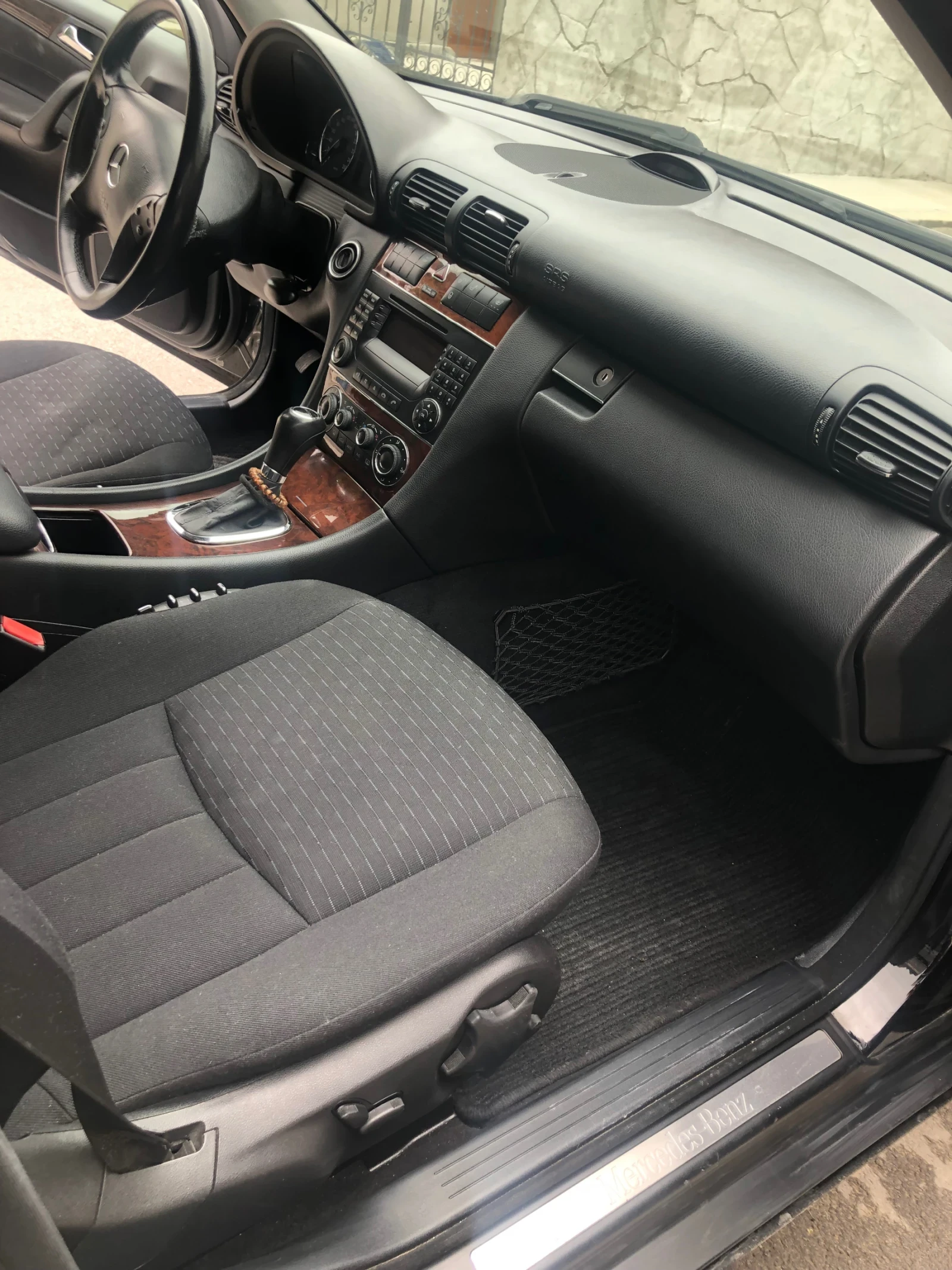 Mercedes-Benz C 230 2.5 - изображение 6