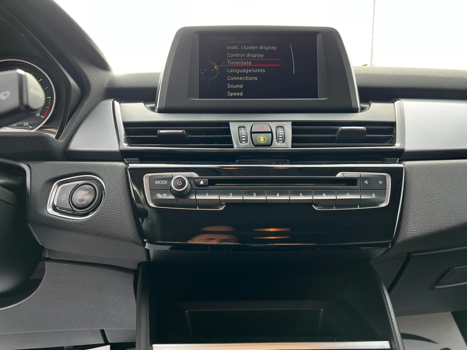 BMW 2 Active Tourer 216d, снимка 10 - Автомобили и джипове - 53761925