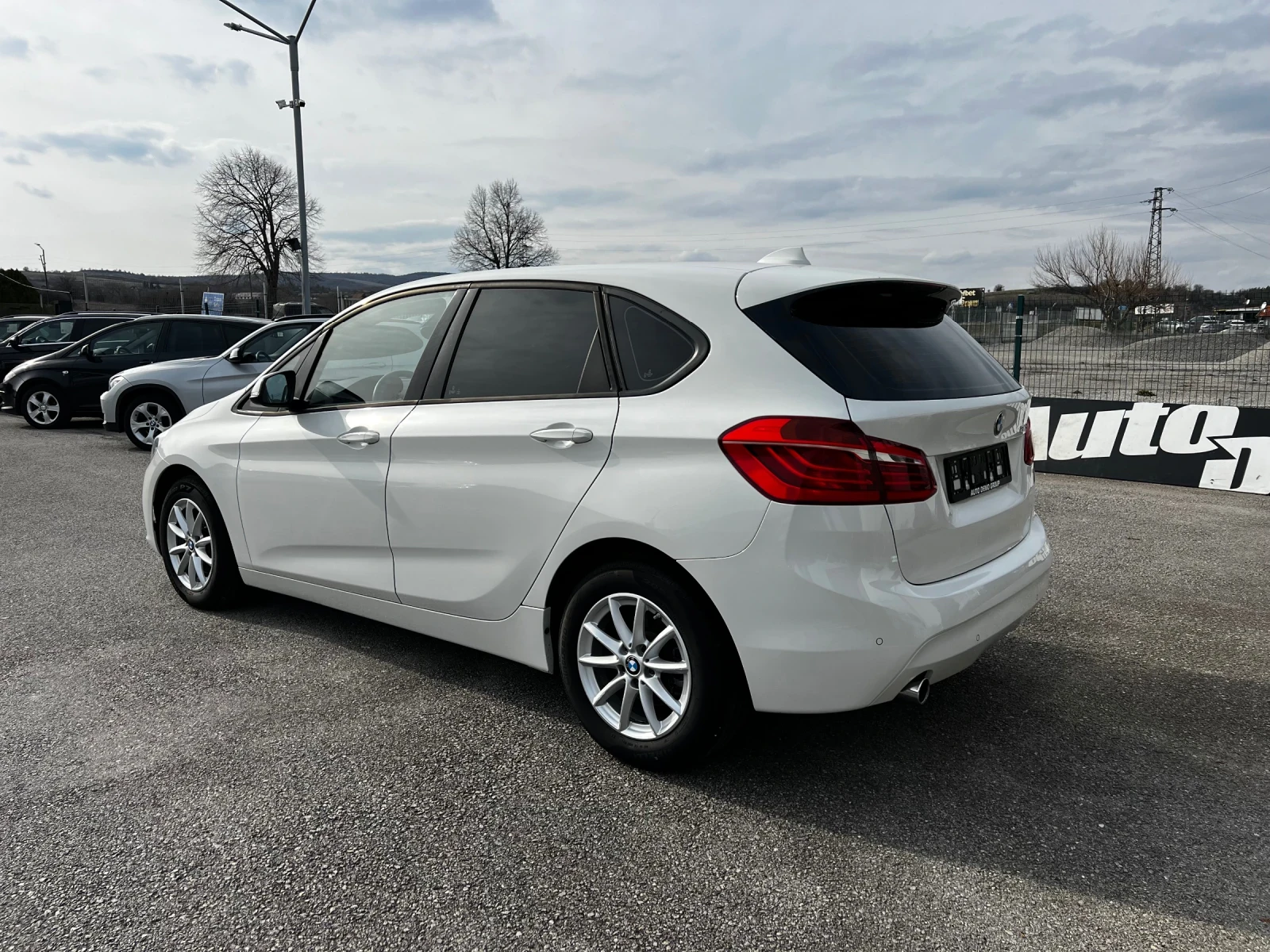BMW 2 Active Tourer 216d, снимка 5 - Автомобили и джипове - 53761925