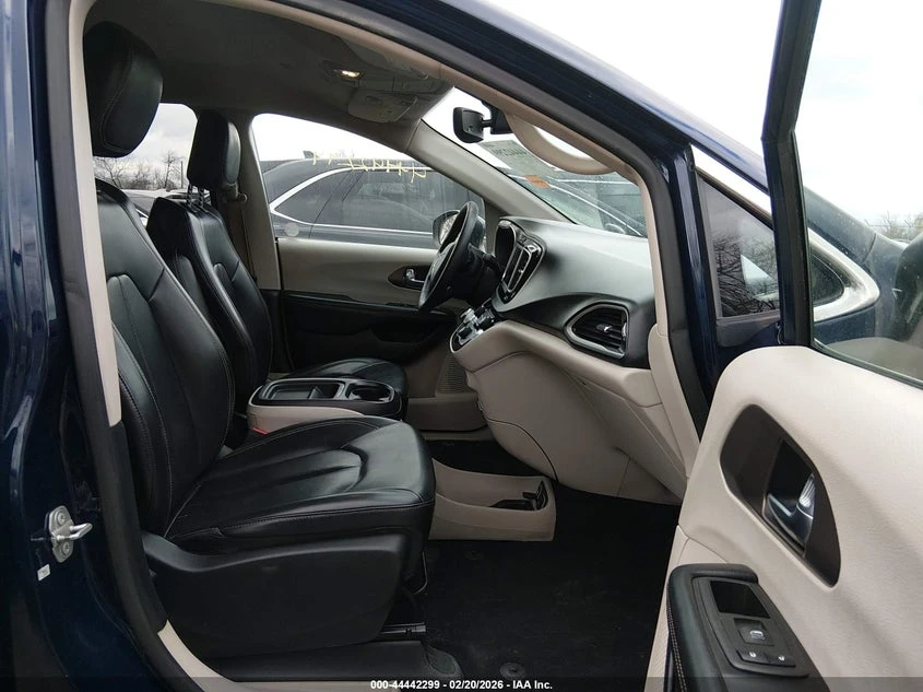 Chrysler Voyager 3.6l Lxi, снимка 5 - Автомобили и джипове - 53863447