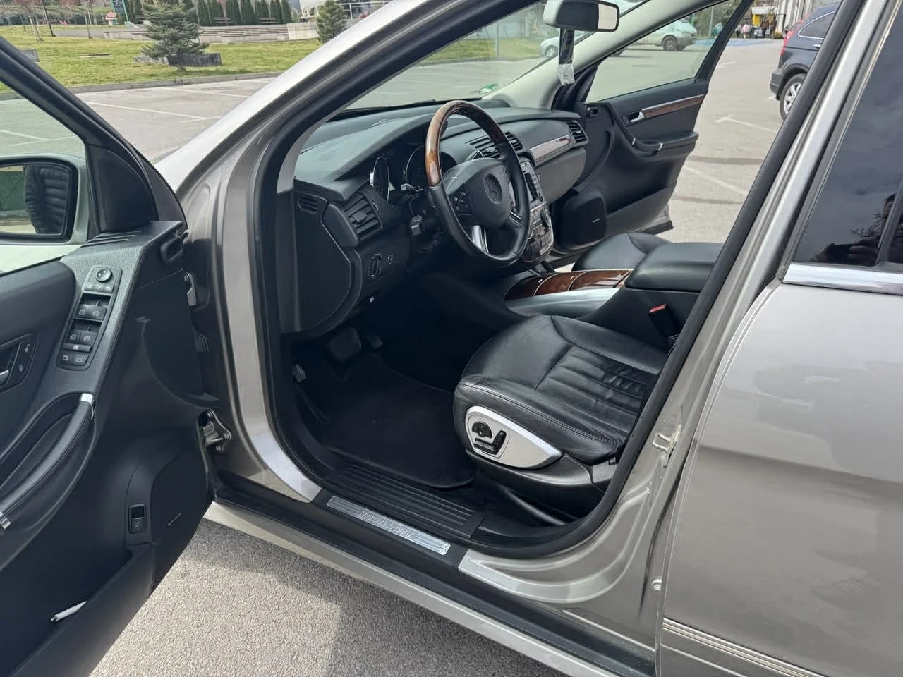 Mercedes-Benz R 320, снимка 12 - Автомобили и джипове - 53933679