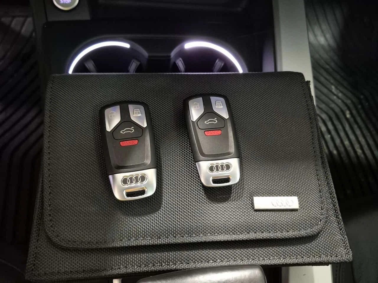 Audi A4 45TFSI Quattro * KOMFORT * CARFAX * , снимка 9 - Автомобили и джипове - 53947300