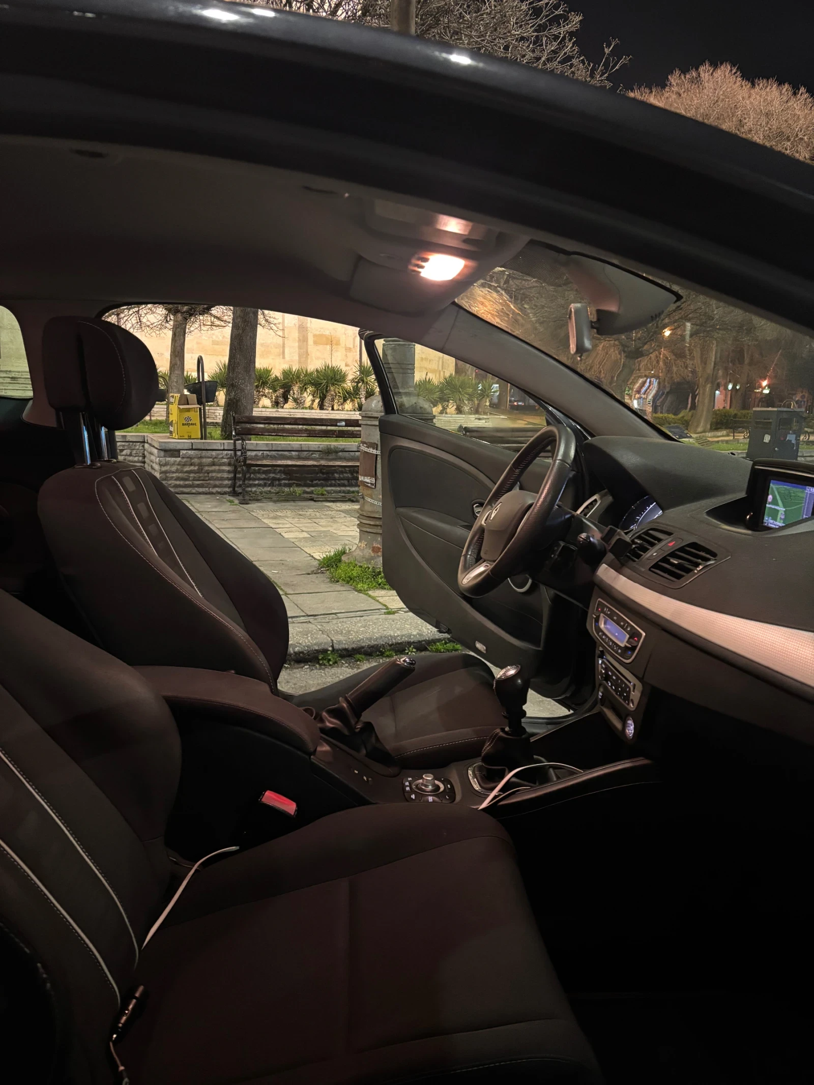 Renault Megane, снимка 6 - Автомобили и джипове - 54047418