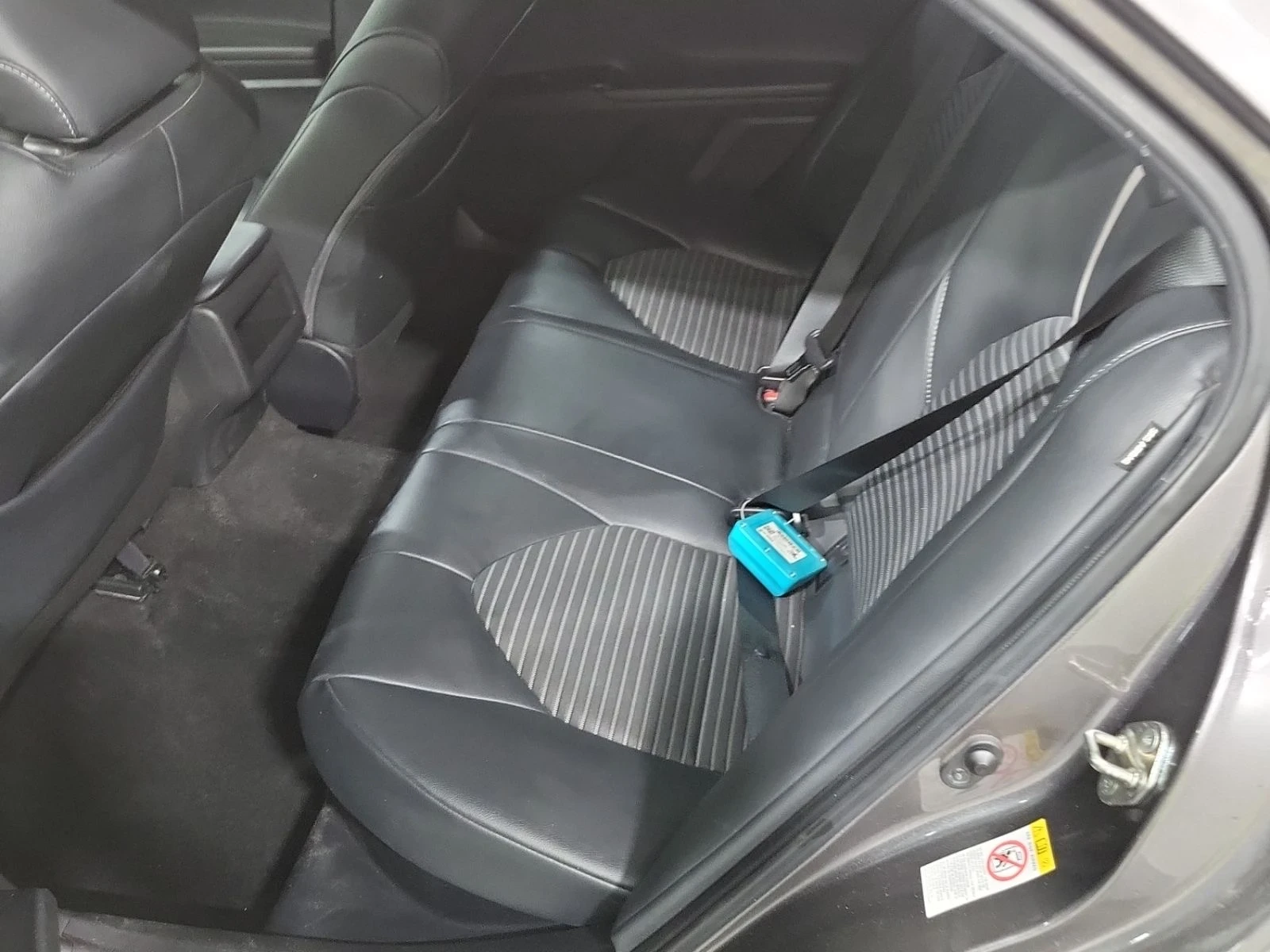 Toyota Camry ybrid SE | ПОДГРЕВ | КАМЕРА | 2019, снимка 13 - Автомобили и джипове - 54231719