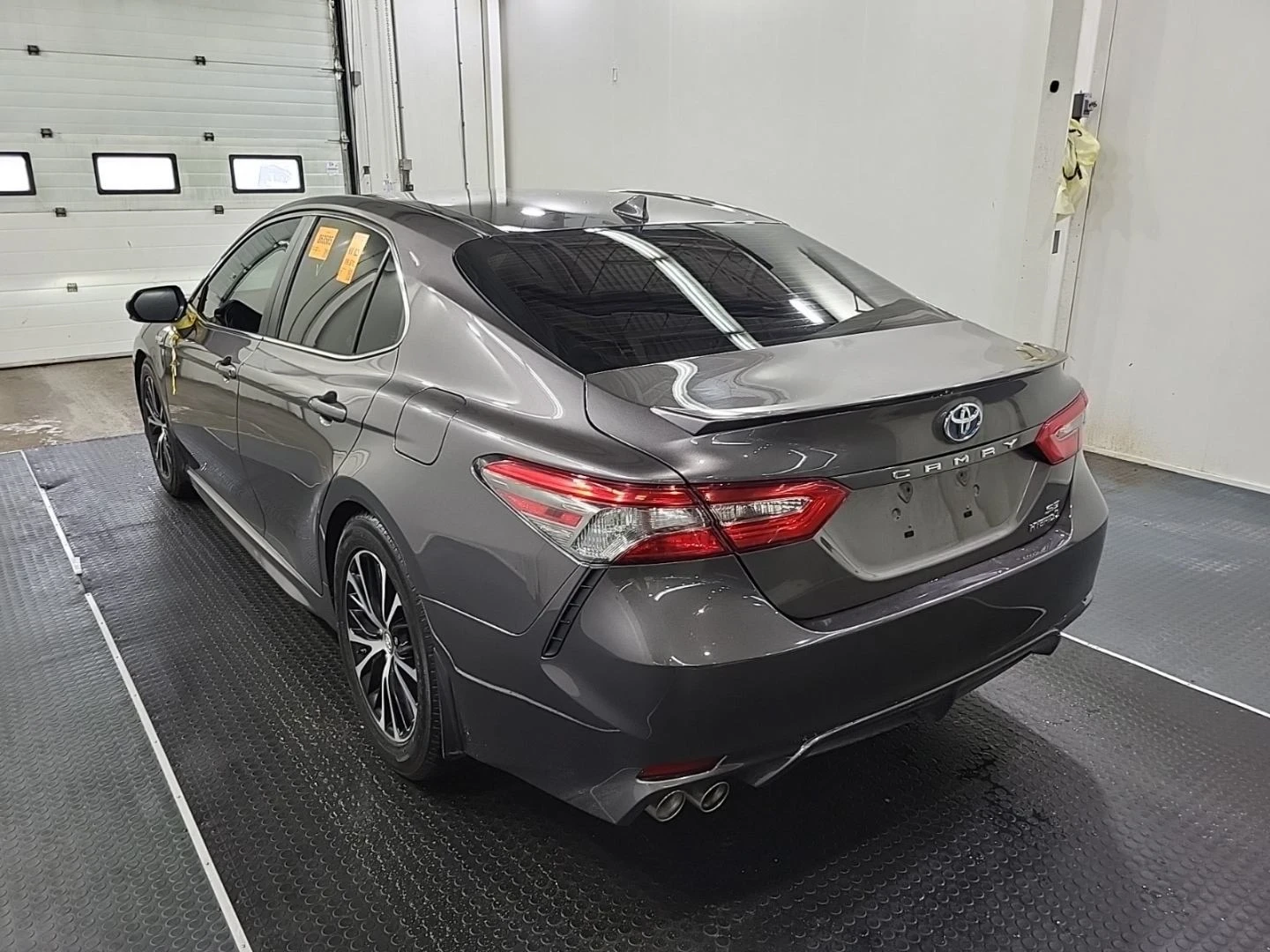 Toyota Camry ybrid SE | ПОДГРЕВ | КАМЕРА | 2019, снимка 6 - Автомобили и джипове - 54231719