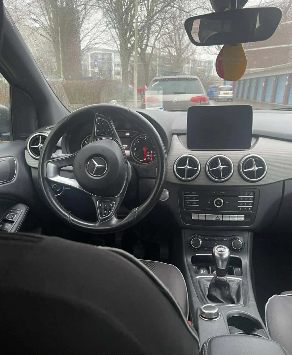 Mercedes-Benz B 180, снимка 4 - Автомобили и джипове - 54582233