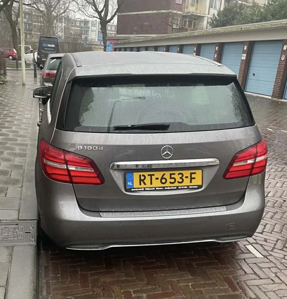 Mercedes-Benz B 180, снимка 2 - Автомобили и джипове - 54582233