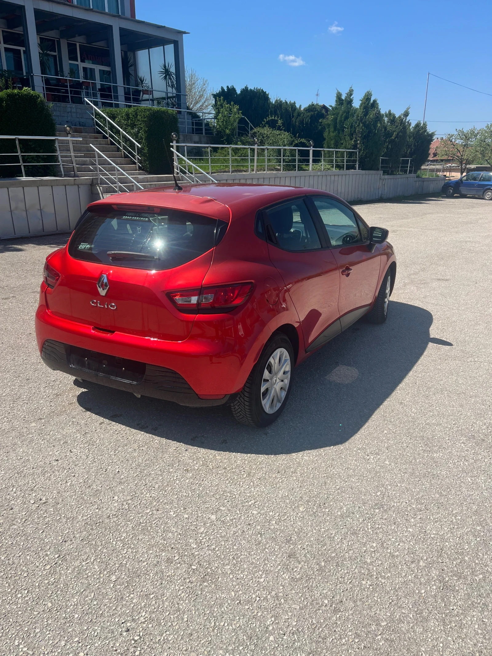 Renault Clio 1.2i, снимка 7 - Автомобили и джипове - 54599115