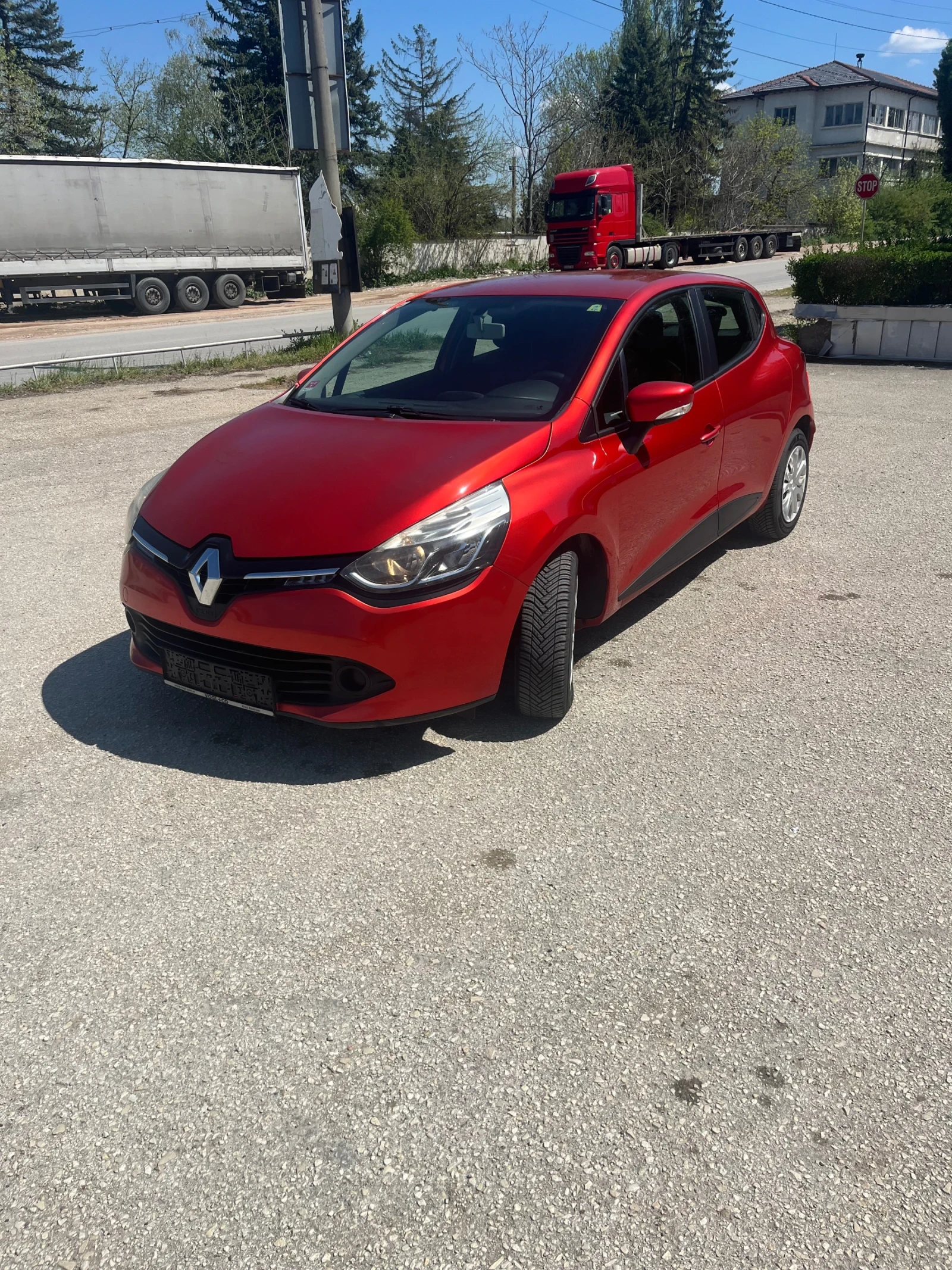 Renault Clio 1.2i, снимка 9 - Автомобили и джипове - 54599115