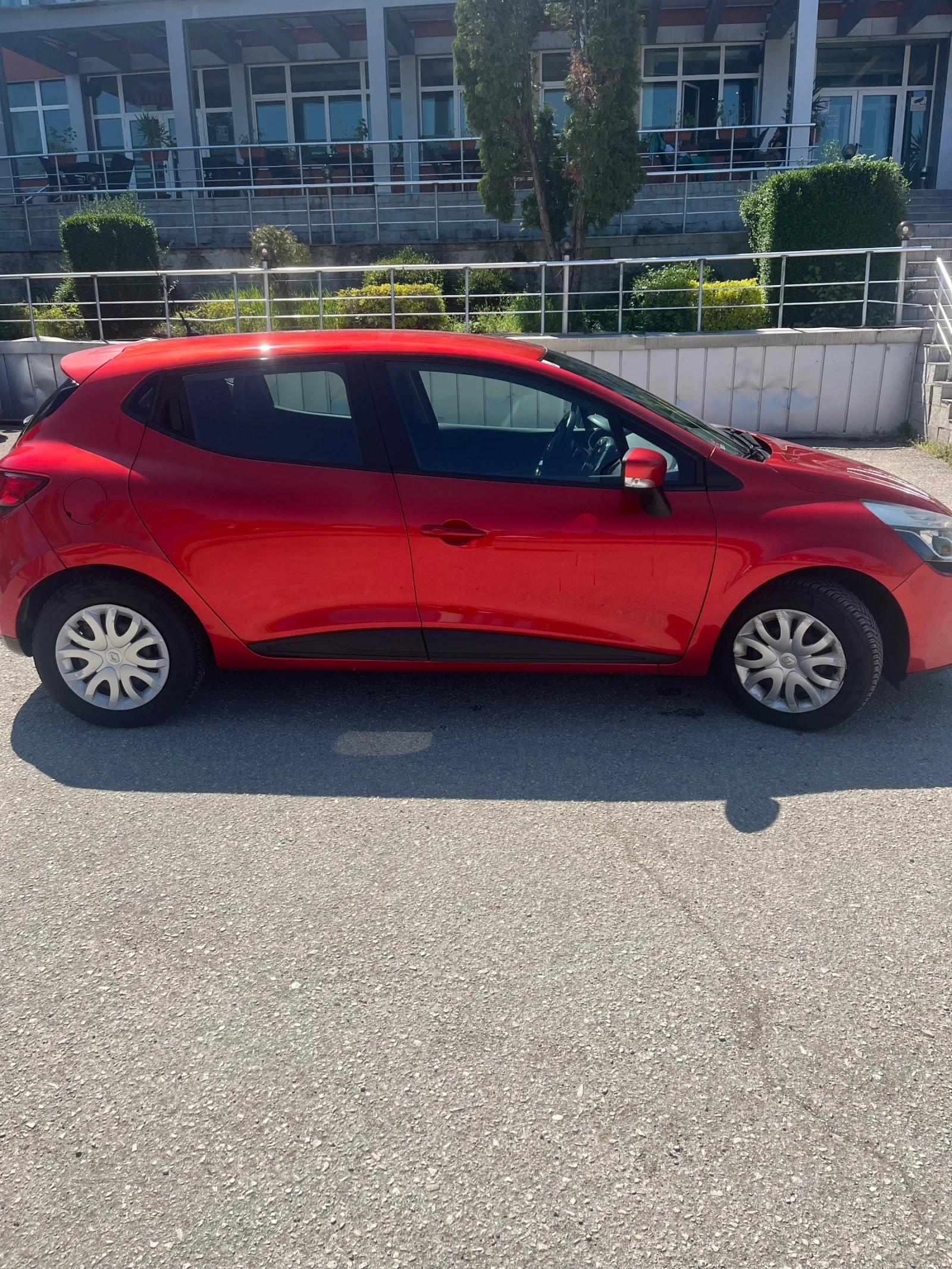 Renault Clio 1.2i, снимка 6 - Автомобили и джипове - 54599115