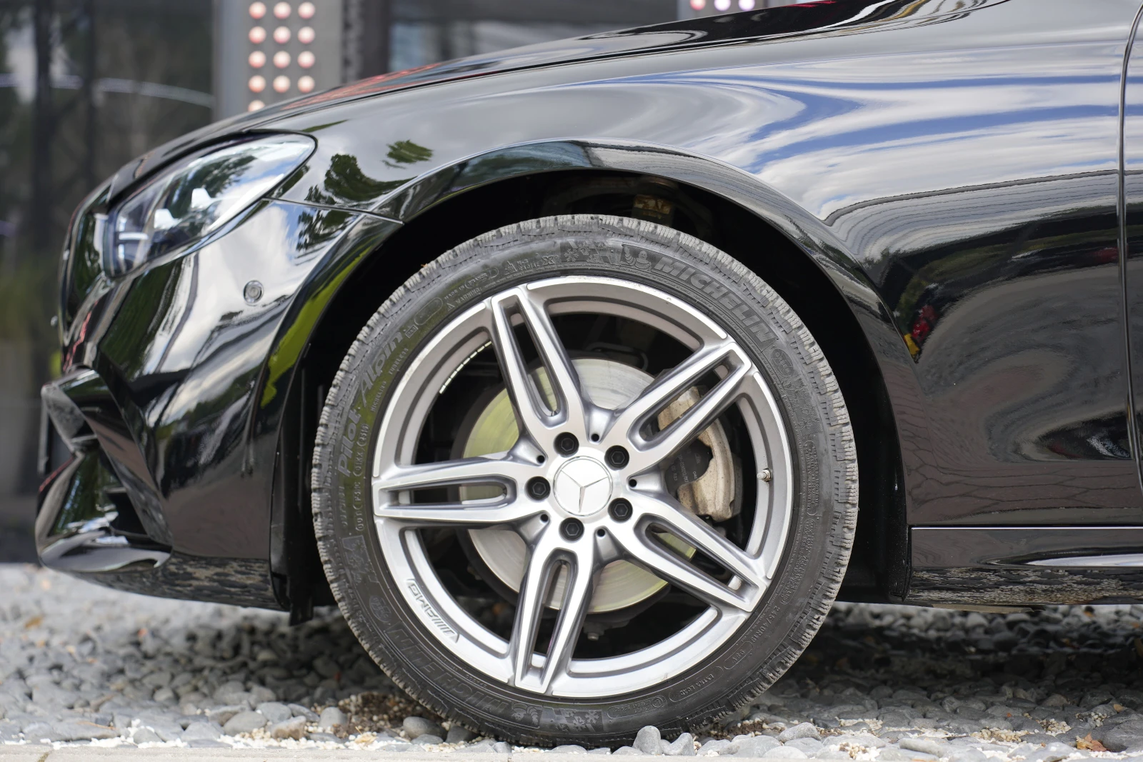 Mercedes-Benz E 220 d 4Matic 63 AMG Optic, снимка 14 - Автомобили и джипове - 54932097